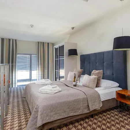 Mezzanine In 5 Star With Swimming Pool By Renters Апарт-отель *