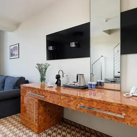 Mezzanine In 5 Star With Swimming Pool By Renters *