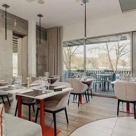Mezzanine In 5 Star With Swimming Pool By Renters *