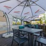 Mezzanine In 5 Star With Swimming Pool By Renters 3* 코워브제크