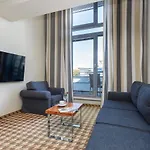 아파트호텔 Mezzanine In 5 Star With Swimming Pool By Renters 코워브제크