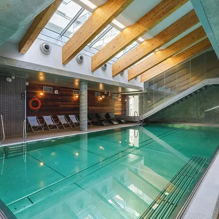 Mezzanine In 5 Star With Swimming Pool By Renters Apartahotel