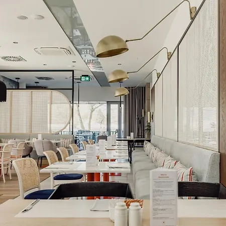 Mezzanine In 5 Star With Swimming Pool By Renters 3* Kołobrzeg