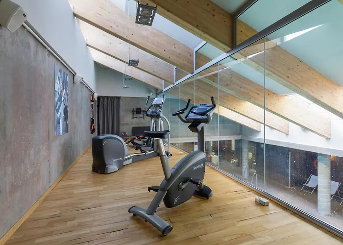 Hotel apartamentowy Mezzanine In 5 Star With Swimming Pool By Renters 3*