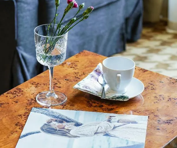 Hotel apartamentowy Mezzanine In 5 Star With Swimming Pool By Renters