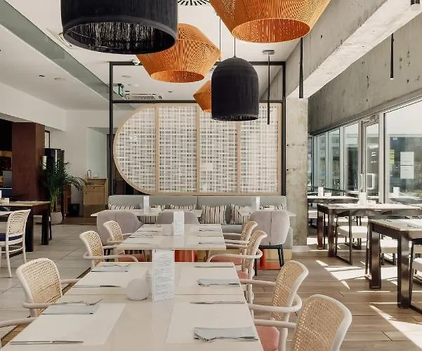 Hotel apartamentowy Mezzanine In 5 Star With Swimming Pool By Renters 3*